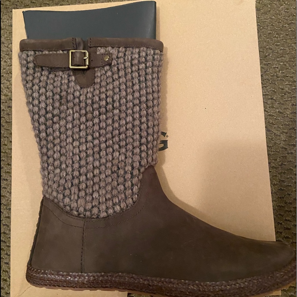 Ugg Lyza boots. New in box.